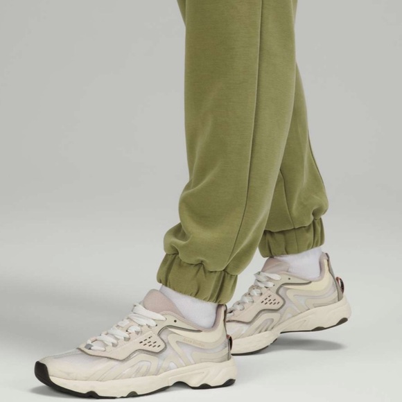 Lululemon Softstreme High Rise Relaxed Jogger Pant Bronze Green 12 Nwt - Picture 3 of 10